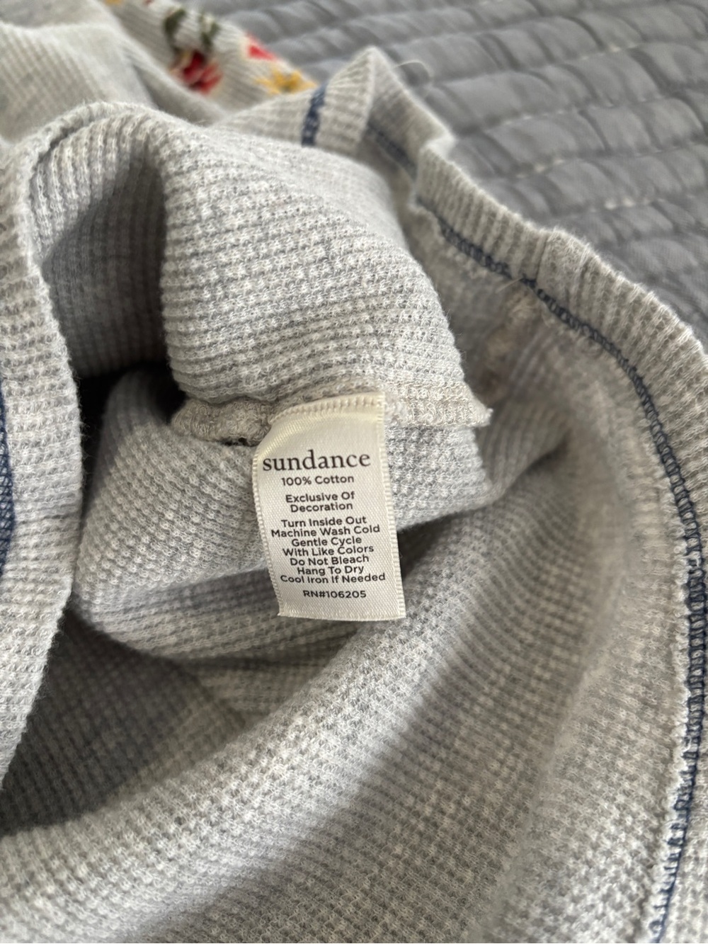 Sundance Embroidered Thermal Top Gray - Size Medium - Picture 4 of 8